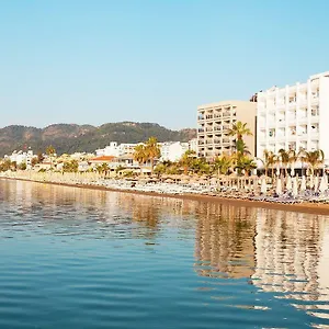 The Beachfront Adult Only 16 Hotel